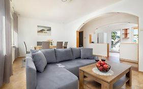 Bright & Spacious Family Apartment In Miedzyzdroje With Parking And 3 Balconies By Noclegi Renters